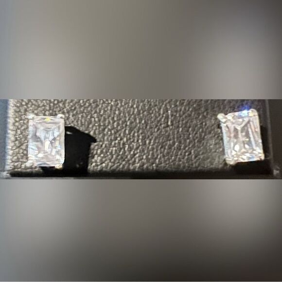12/5–10 Sterling Silver Emerald Cut Stud Earrings - Picture 1 of 1